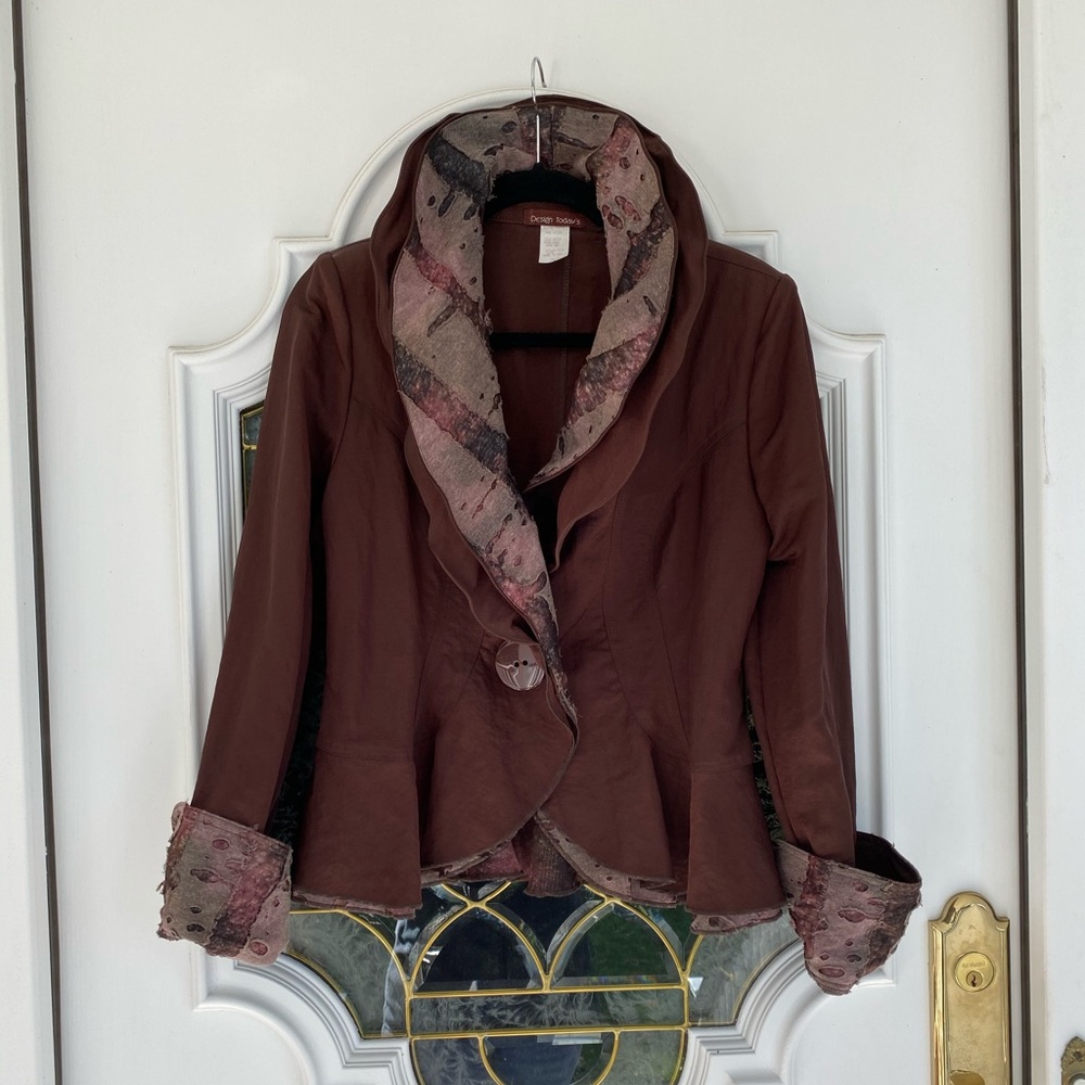 Fitted Jacket With Ruffles - Picture 3 of 10
